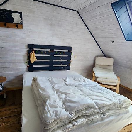 La Petite Maison En Bois Bleue 퀴베르빌 외부 사진